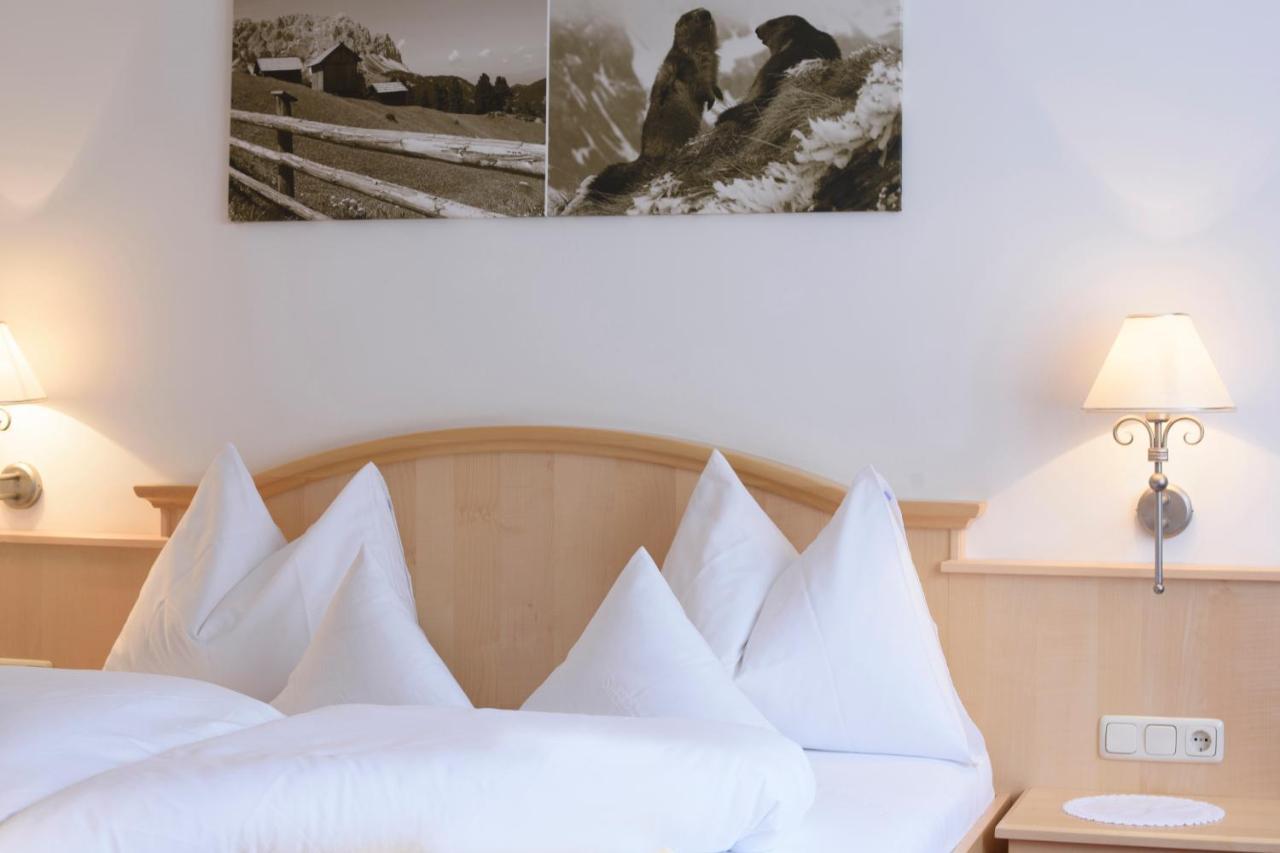 Hotel Silbertal Oda fotoğraf